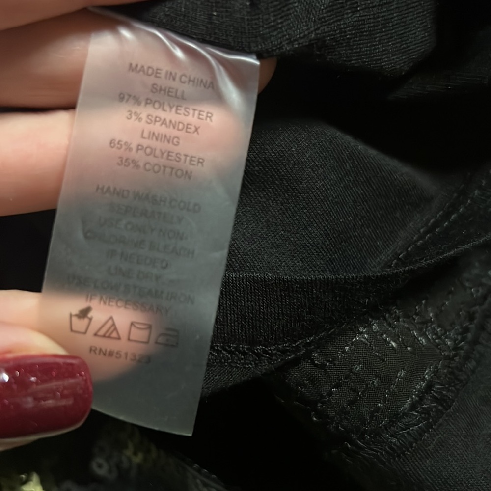 NWT. VINCE CAMUTO Sequins Top Military Green Color - Picture 9 of 9